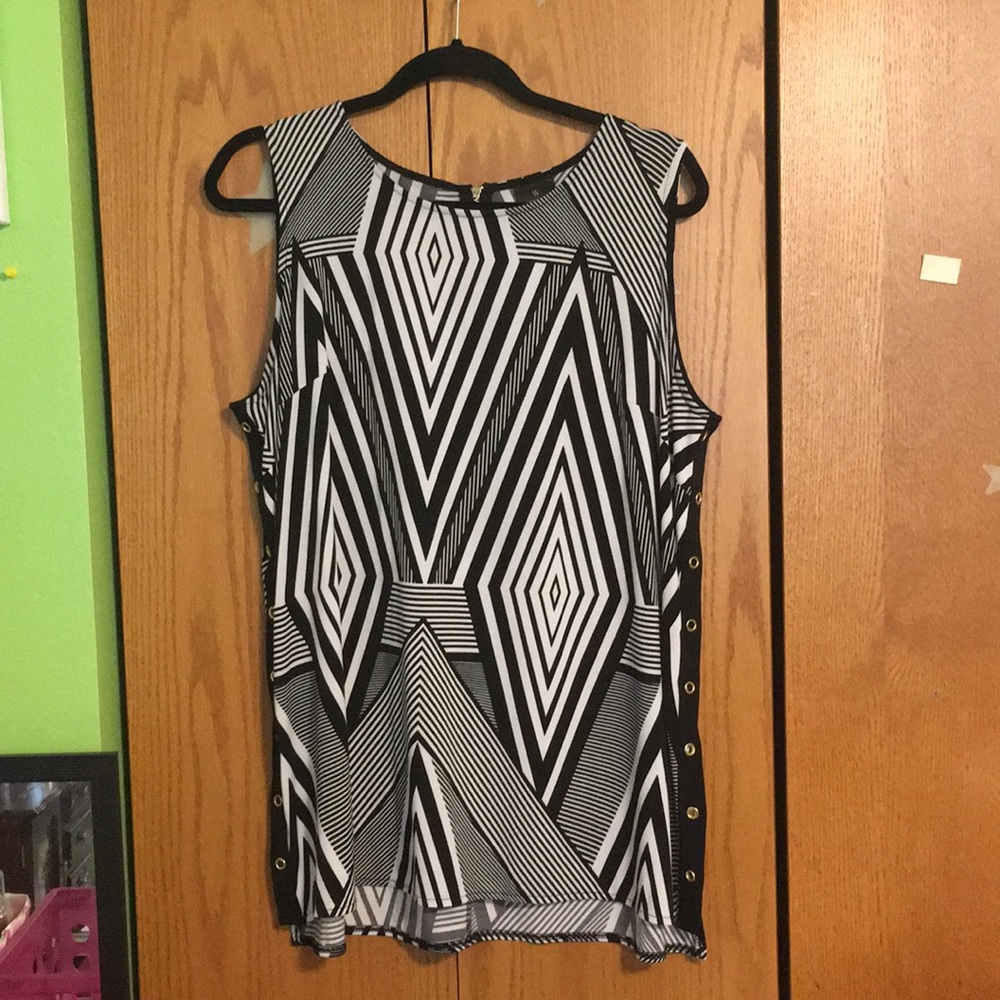 Black and white, geometrical patterned blouse